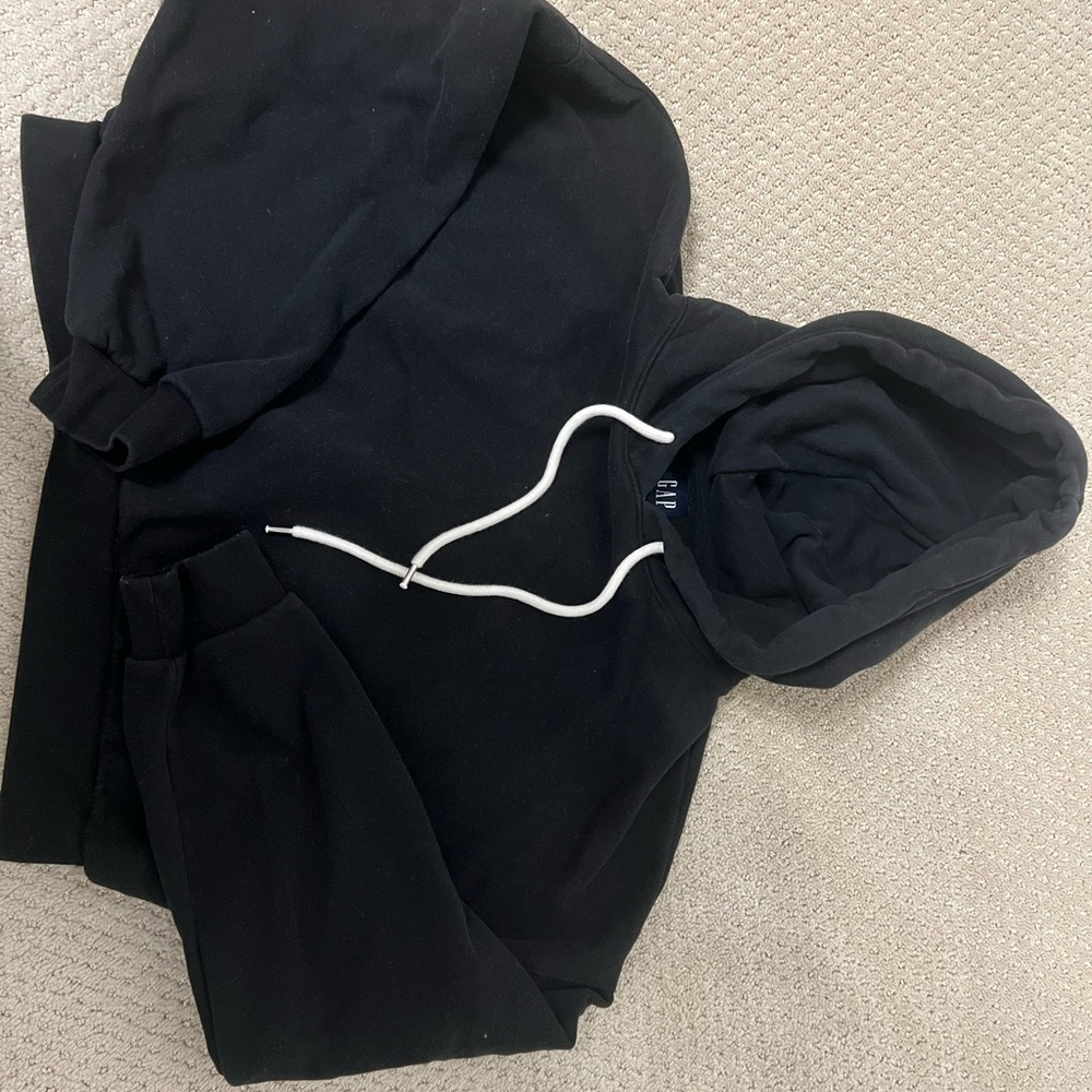 Women’s GAP cropped hoodie size small